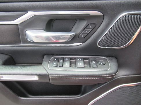 Used 2023 RAM 1500 Laramie AWD/4WD image 23