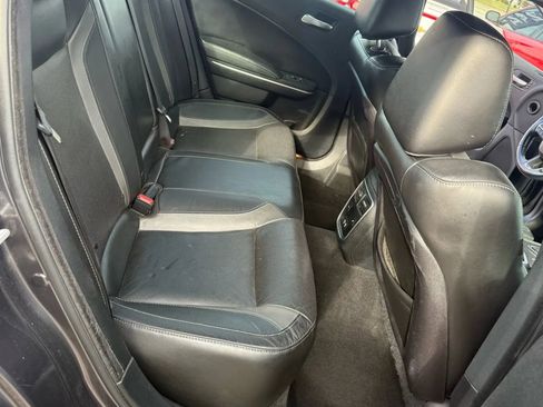 Used 2019 Dodge Charger SXT w/ Leather Interior Group image 19