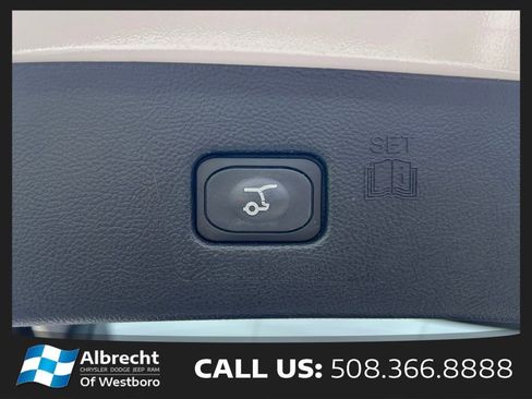 Used 2022 Ford Edge ST AWD/4WD image 16