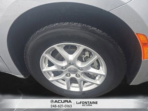 Used 2023 Chrysler Voyager LX image 4