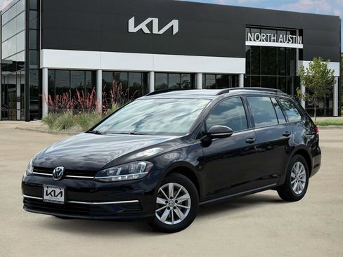Used 2019 Volkswagen Golf S FWD image 1