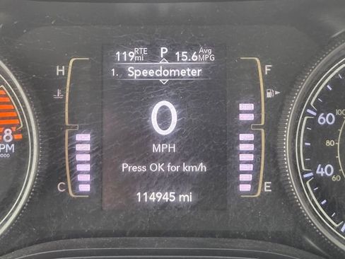 Used 2019 Jeep Cherokee Latitude w/ Cold Weather Group AWD/4WD image 42