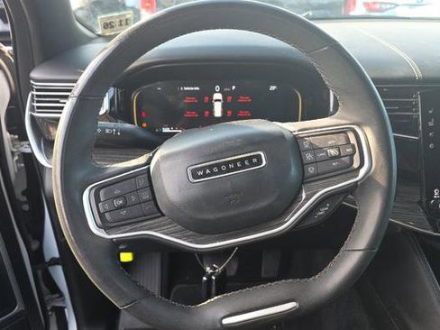 Used 2022 Jeep Wagoneer Series III w/ Convenience Group I image 8