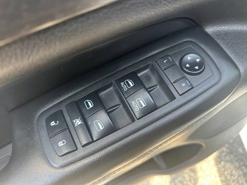 Used 2018 Jeep Grand Cherokee Altitude AWD/4WD image 15