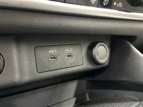 Used 2025 Nissan Rogue SV image 24