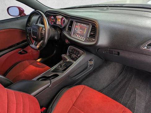 Used 2015 Dodge Challenger SRT Hellcat image 19