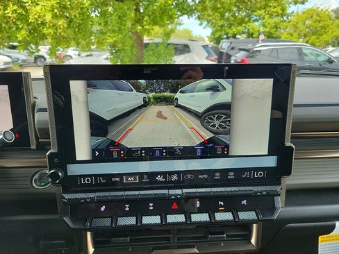 New 2025 GMC Hummer EV 2X w/ Extreme Off-Road Package AWD/4WD image 12