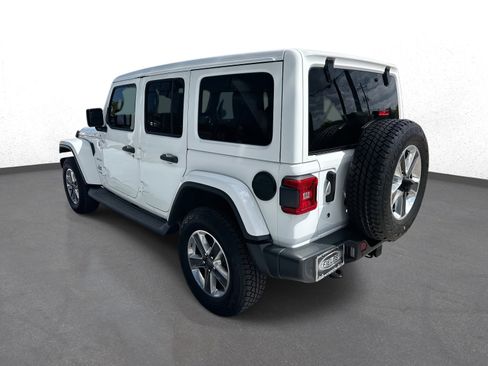 Used 2019 Jeep Wrangler Unlimited Sahara image 5