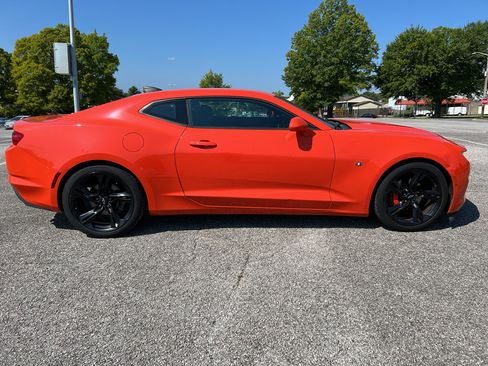 Used 2020 Chevrolet Camaro LT RWD image 4