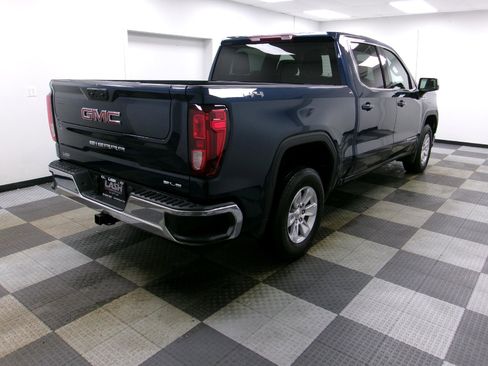 Certified 2022 GMC Sierra 1500 SLE image 13