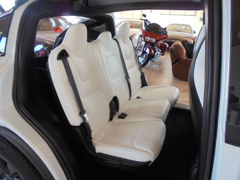 Used 2018 Tesla Model X P100D image 11