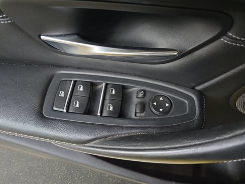 Used 2018 BMW M3 RWD image 30