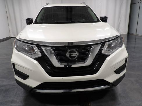 Used 2019 Nissan Rogue SV w/ Premium Package AWD/4WD image 3