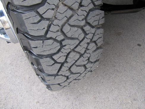 Used 2022 Chevrolet Silverado 3500 LTZ w/ LTZ Convenience Package image 35