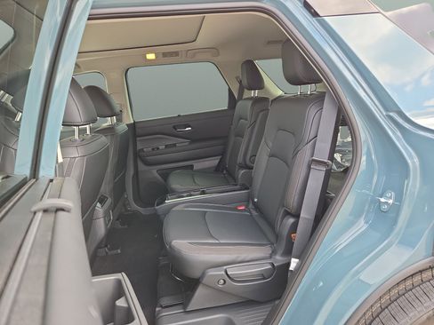 New 2026 Nissan Pathfinder SL w/ SL Premium Package image 17