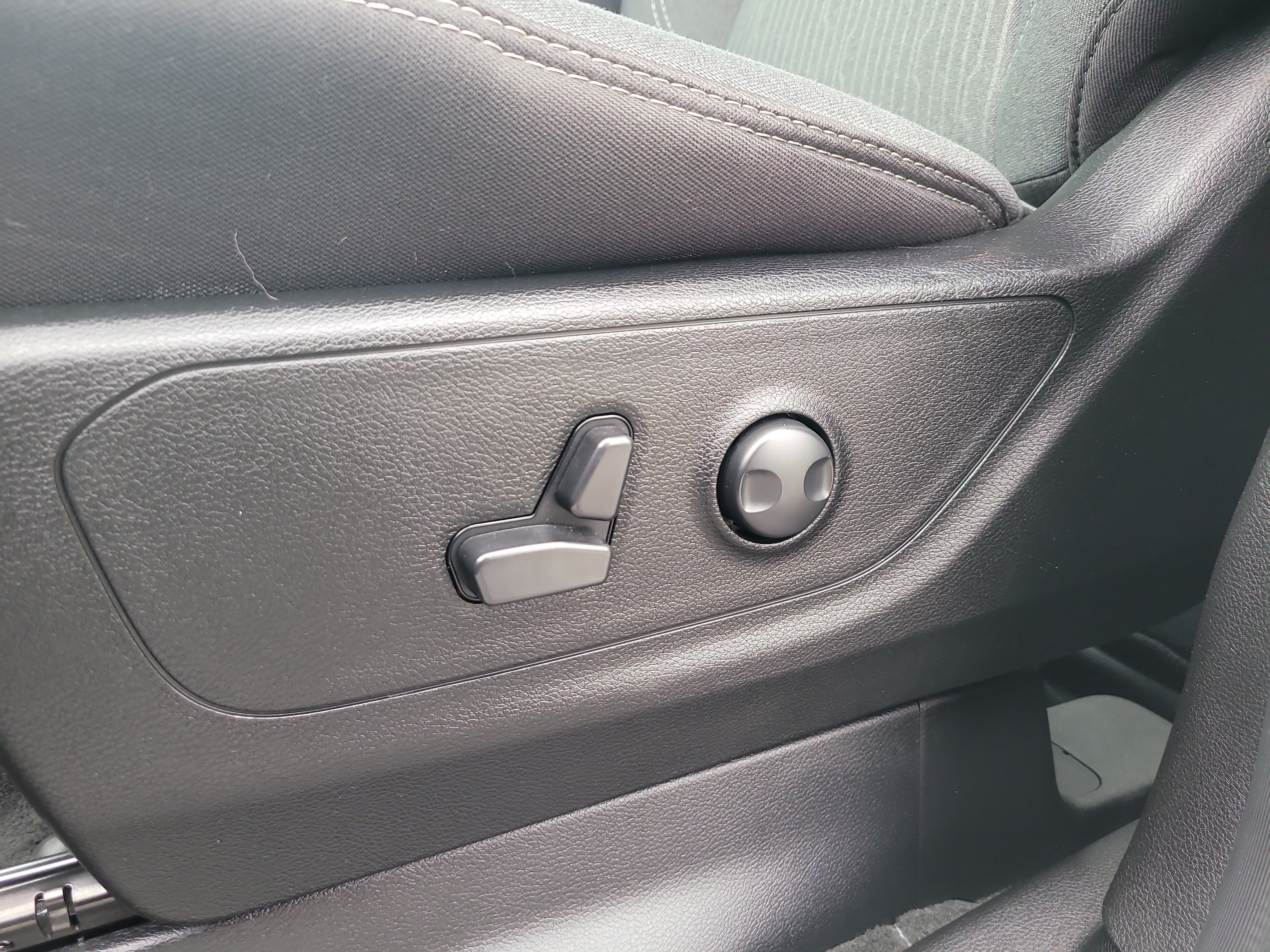 Used 2024 RAM 1500 Big Horn RWD image 19