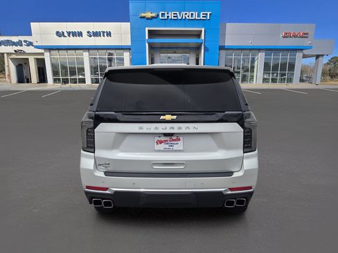 Used 2025 Chevrolet Suburban High Country RWD image 8
