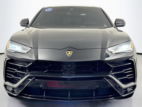 Used 2020 Lamborghini Urus image 2