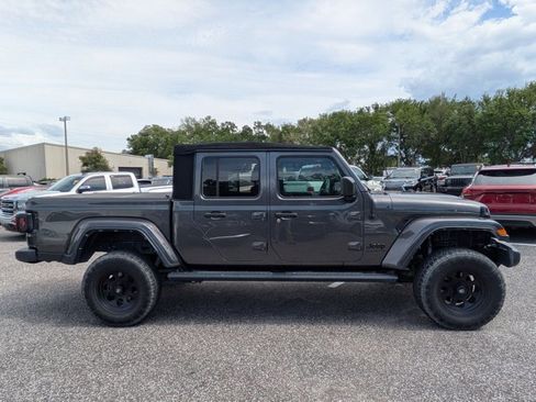 Used 2022 Jeep Gladiator Sport image 4