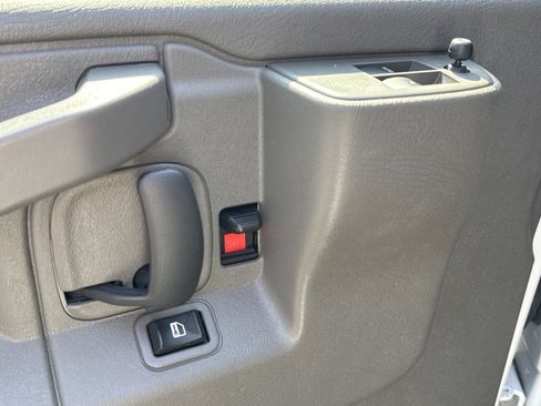 Used 2024 GMC Savana 2500 w/ Driver Convenience Package image 15