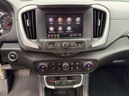 Used 2022 GMC Terrain SLE w/ Driver Convenience Package AWD/4WD image 16