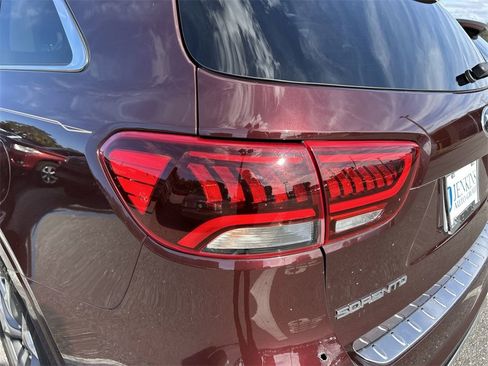 Used 2019 Kia Sorento SX w/ SX Touring Package image 16