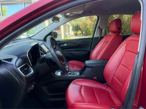 Used 2018 Chevrolet Equinox LT FWD image 3