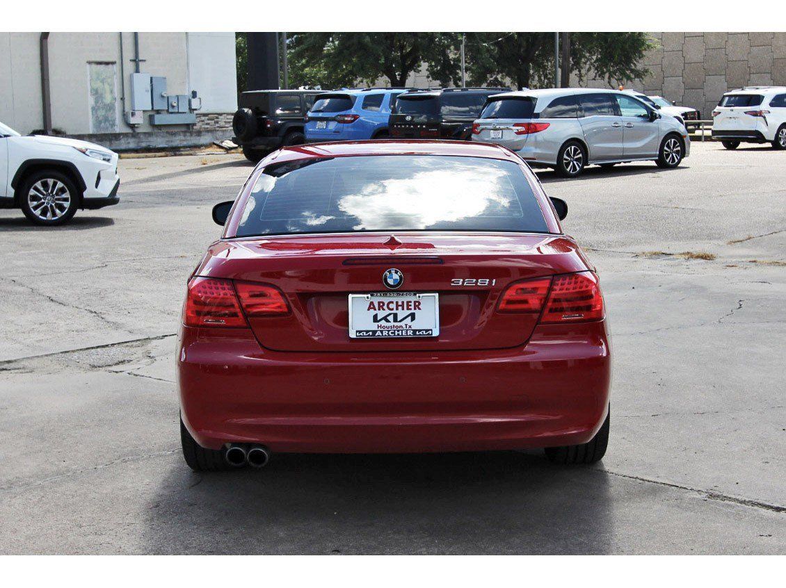 Used 2012 BMW 328i Convertible RWD image 4