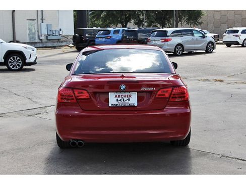 Used 2012 BMW 328i Convertible RWD image 4
