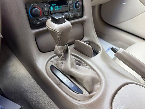 Used 2004 Chevrolet Corvette Convertible w/ Preferred Equipment Group RWD image 8