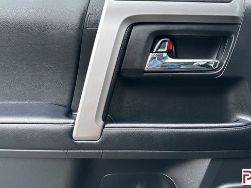 Used 2022 Toyota 4Runner SR5 Premium image 11