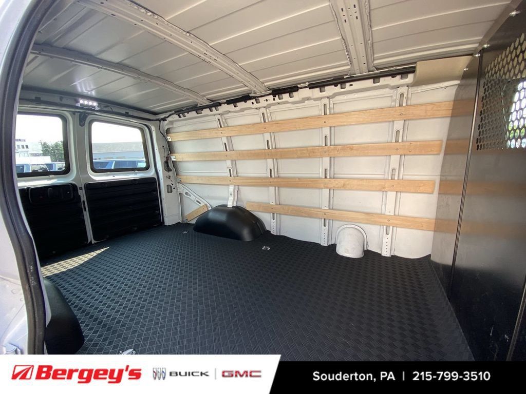 Certified 2025 Chevrolet Express 2500 w/ Driver Convenience Package RWD image 25