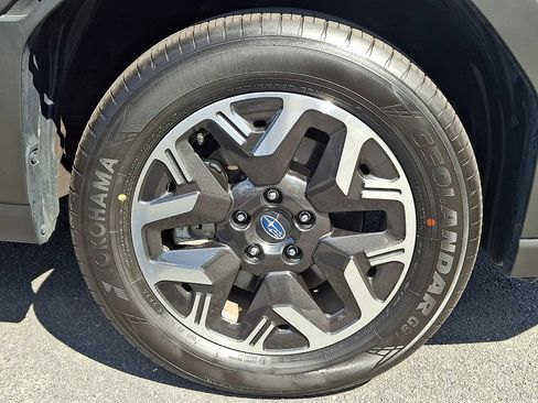 Used 2025 Subaru Forester Premium AWD/4WD image 8