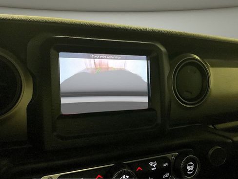 Used 2018 Jeep Wrangler Unlimited Sport S AWD/4WD image 14