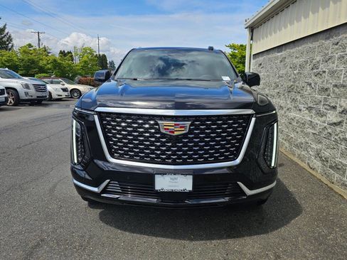 New 2026 Cadillac Escalade 4WD w/ LPO, Floor Liner Package image 11