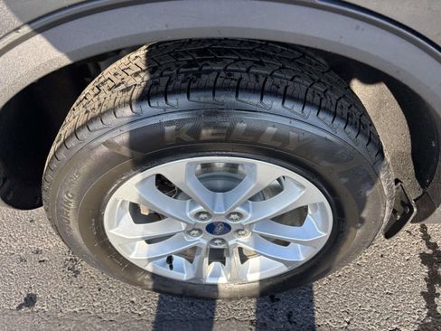 Certified 2020 Ford Escape SE image 12