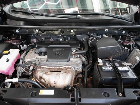 Used 2018 Toyota RAV4 LE w/ All Weather Liner Package AWD/4WD image 31