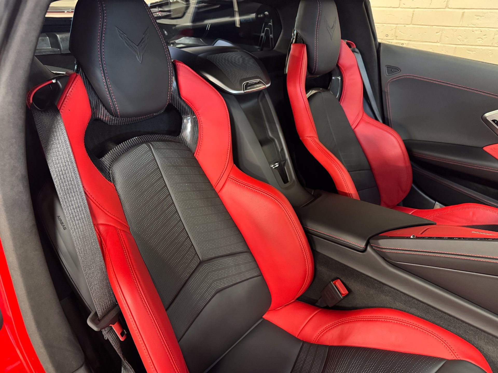 Used 2025 Chevrolet Corvette Stingray Premium Cpe w/ Z51 Performance Package RWD image 39