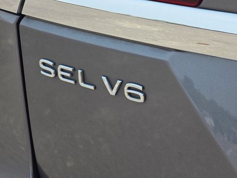 Used 2023 Volkswagen Atlas SEL AWD/4WD image 17