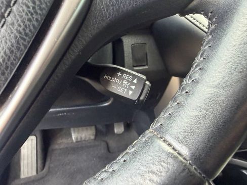 Used 2018 Toyota RAV4 XLE AWD/4WD image 36