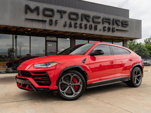 Used 2019 Lamborghini Urus AWD/4WD image 1