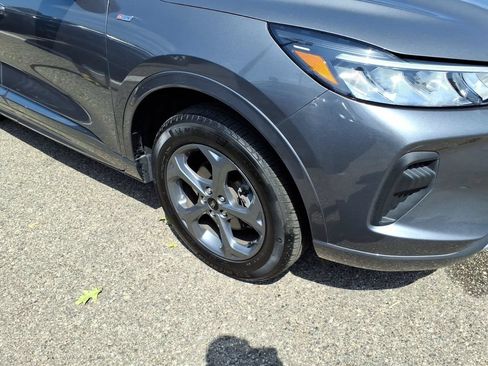 Used 2024 Ford Escape ST-Line w/ Tech Pack #1 AWD/4WD image 5