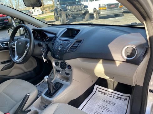 Used 2015 Ford Fiesta SE w/ Exterior Protection Package image 29