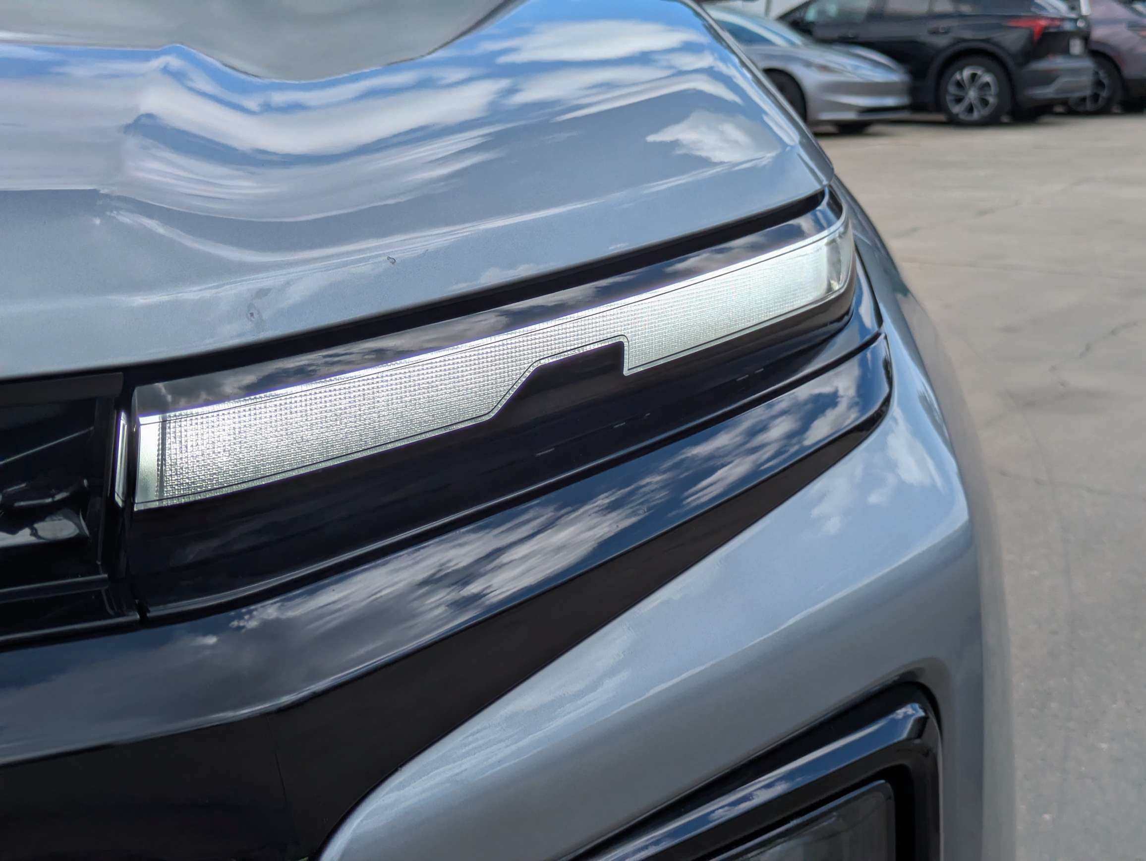 Used 2024 Chevrolet Traverse RS FWD image 32