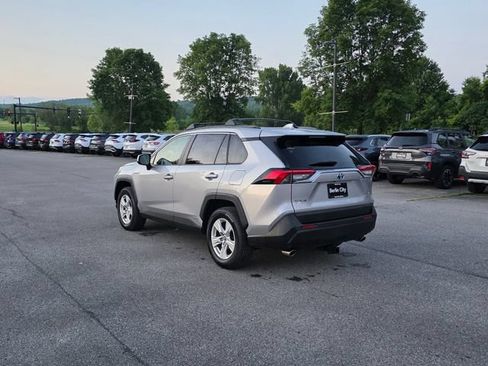 Used 2019 Toyota RAV4 XLE w/ Convenience Package AWD/4WD image 6