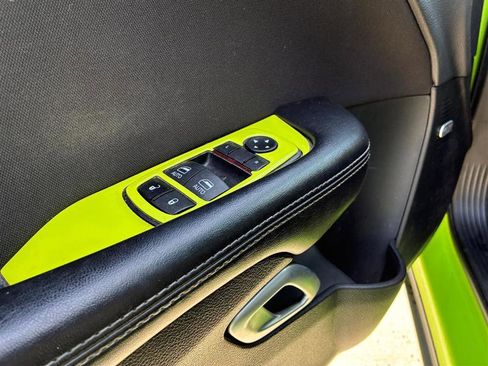 Used 2015 Dodge Challenger R/T image 15