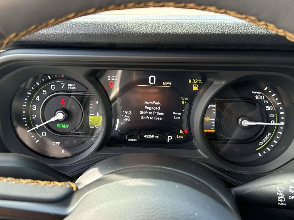 Used 2024 Jeep Wrangler Unlimited w/ Convenience Group AWD/4WD image 26
