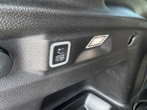 Used 2024 Jeep Grand Cherokee L Limited image 16