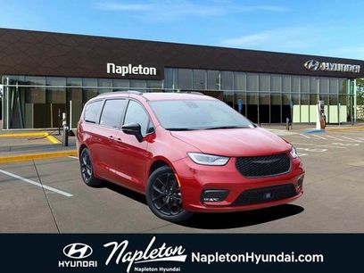 Used 2025 Chrysler Pacifica Limited