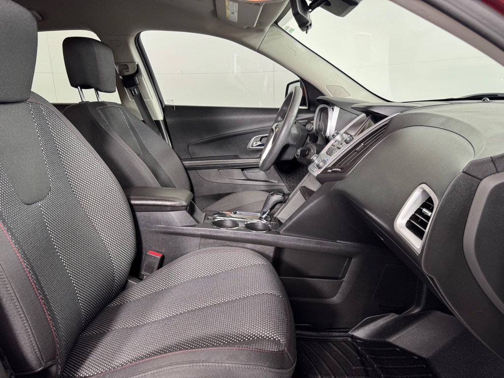 Used 2017 Chevrolet Equinox LT FWD image 24